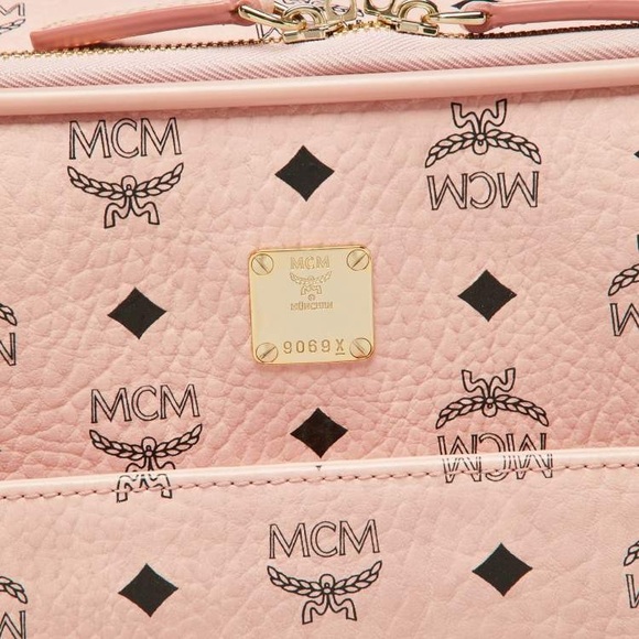 MCM PINK Travel Set - Picture 14 of 16